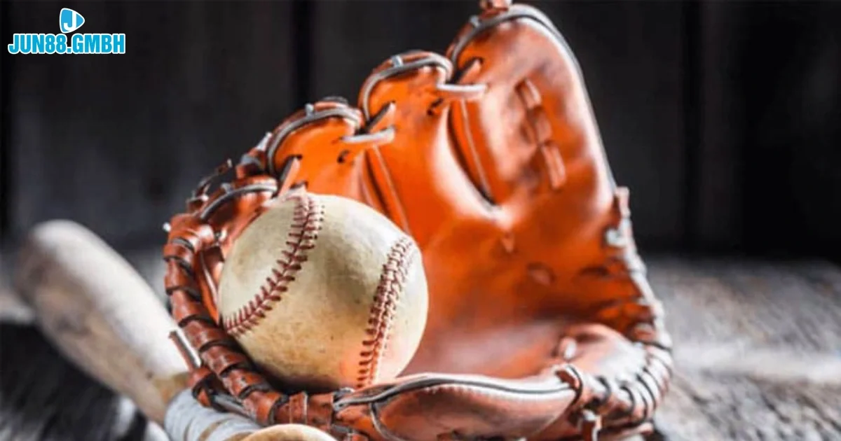 Bóng Chày Jun88: Hướng Dẫn Đọc Kèo & Đặt Cược Chính Xác 4 Kèo thắng trận, kèo tổng số điểm, kèo chấp có gì khác nhau?